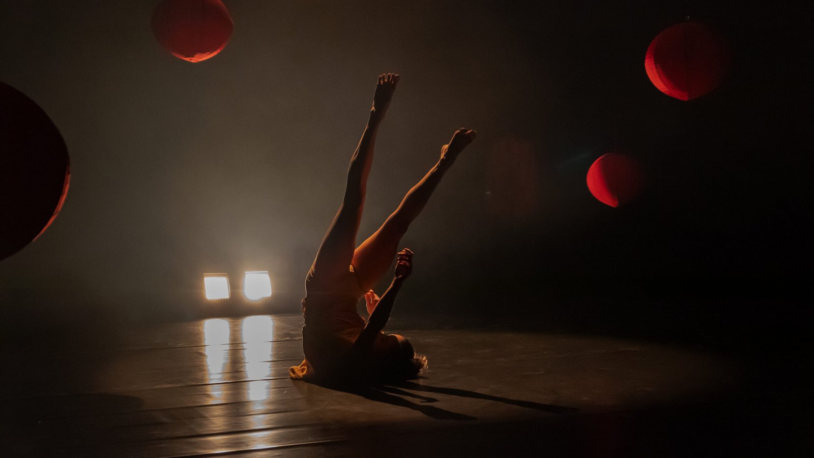 Photographie spectacle de la Compagnie Nü Photographie spectacle "Les Amantes du Côté" de la Compagnie Nü