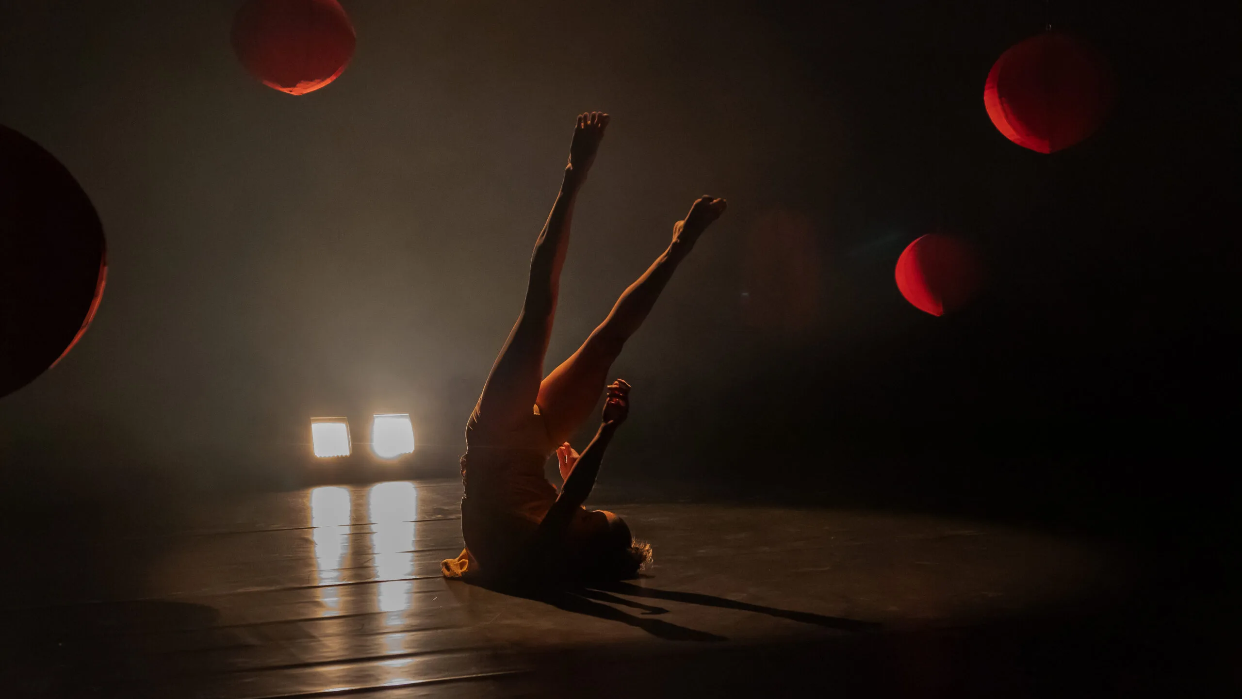 Photographie spectacle de la Compagnie Nü Photographie spectacle "Les Amantes du Côté" de la Compagnie Nü